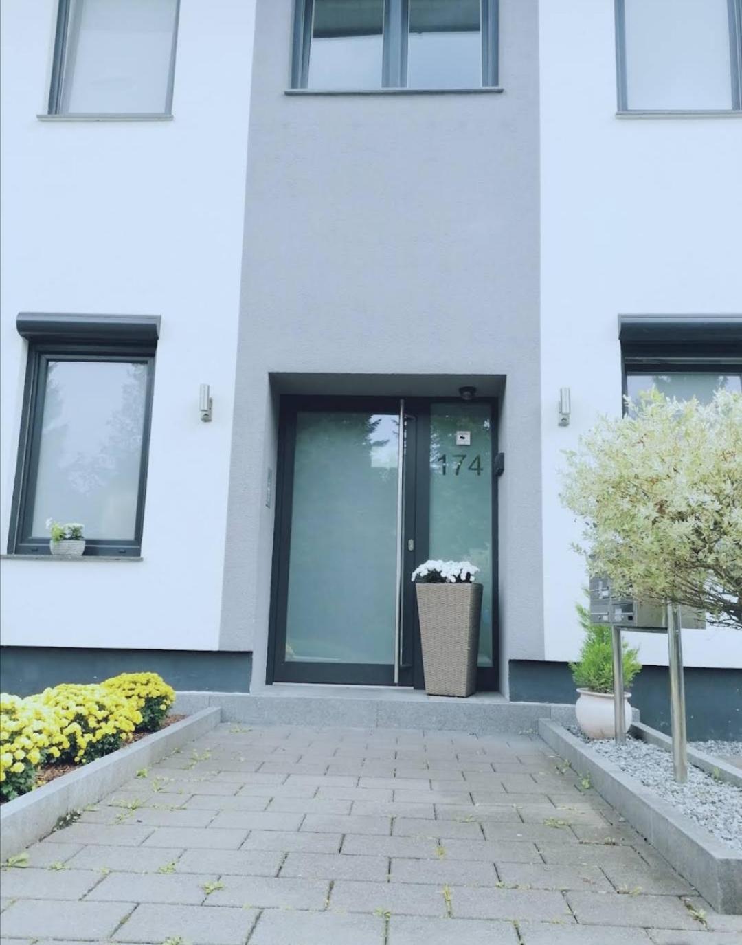 Sleep Well Apartments Detmold - Tempur Beds- Neu - Top Lage - Free Parking - Wifi Bagian luar foto