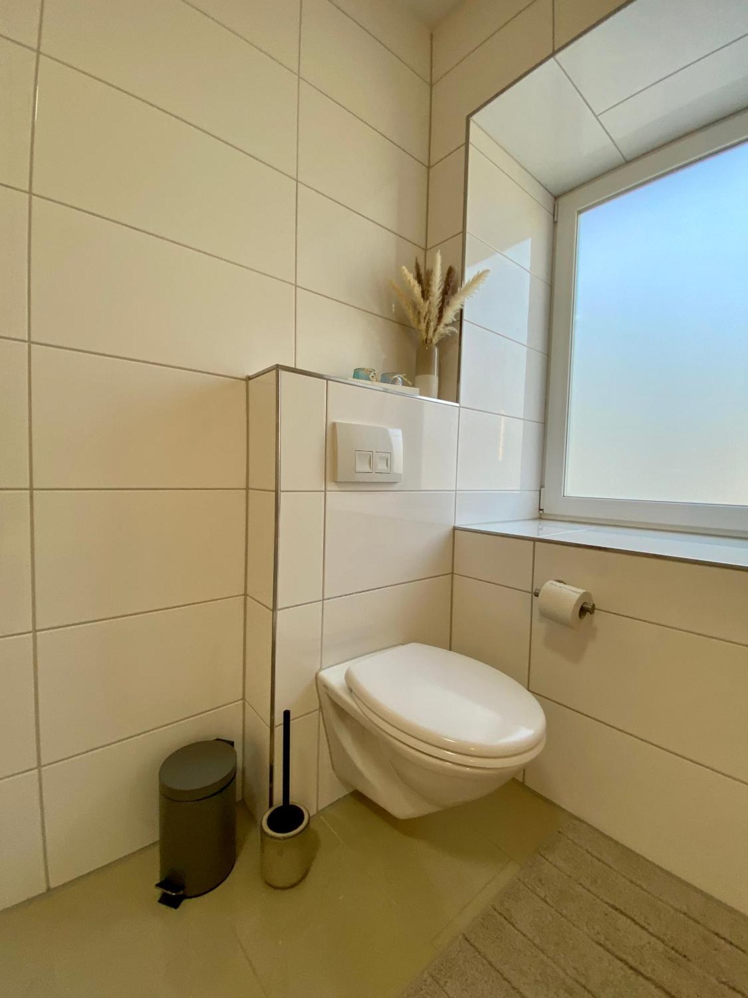 Sleep Well Apartments Detmold - Tempur Beds- Neu - Top Lage - Free Parking - Wifi Bagian luar foto